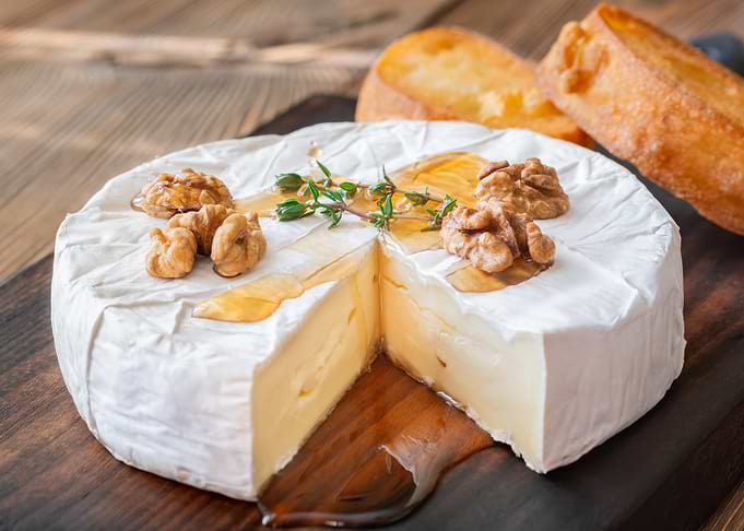 Baked Brie with Honey and Walnuts