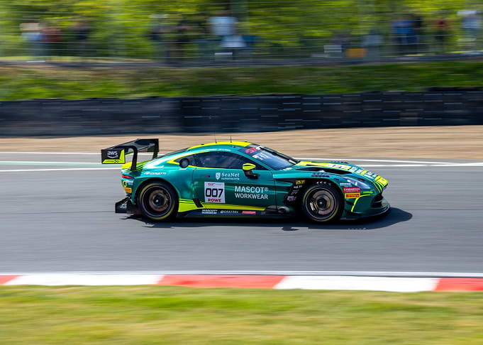 Aston Martin 007 GT3 Car