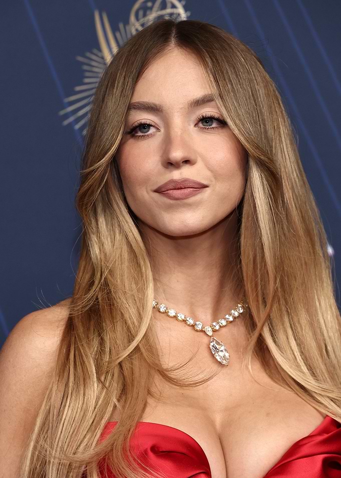 Sydney Sweeney Glamour