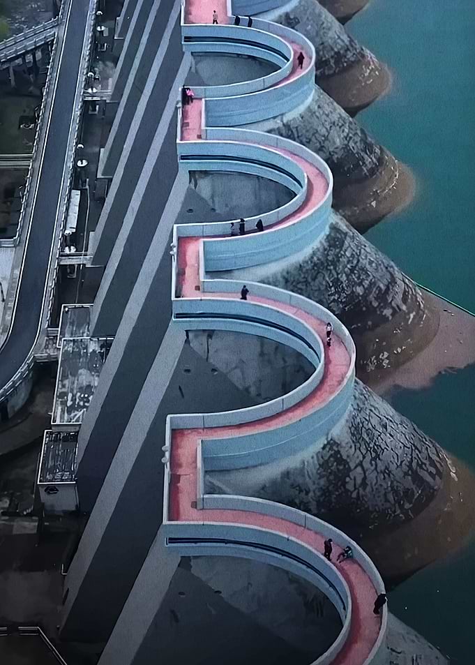 Curving walkway on a dam