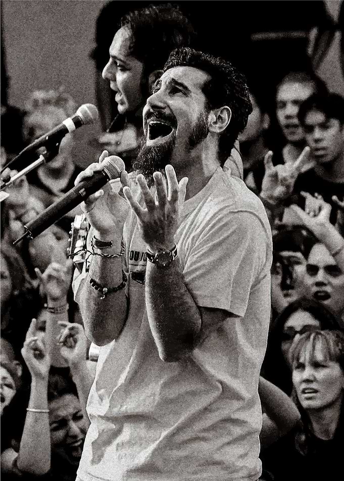 Serj Tankian Performing Live