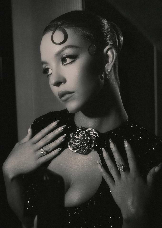 Sydney Sweeney Glamorous Black and White Portrait