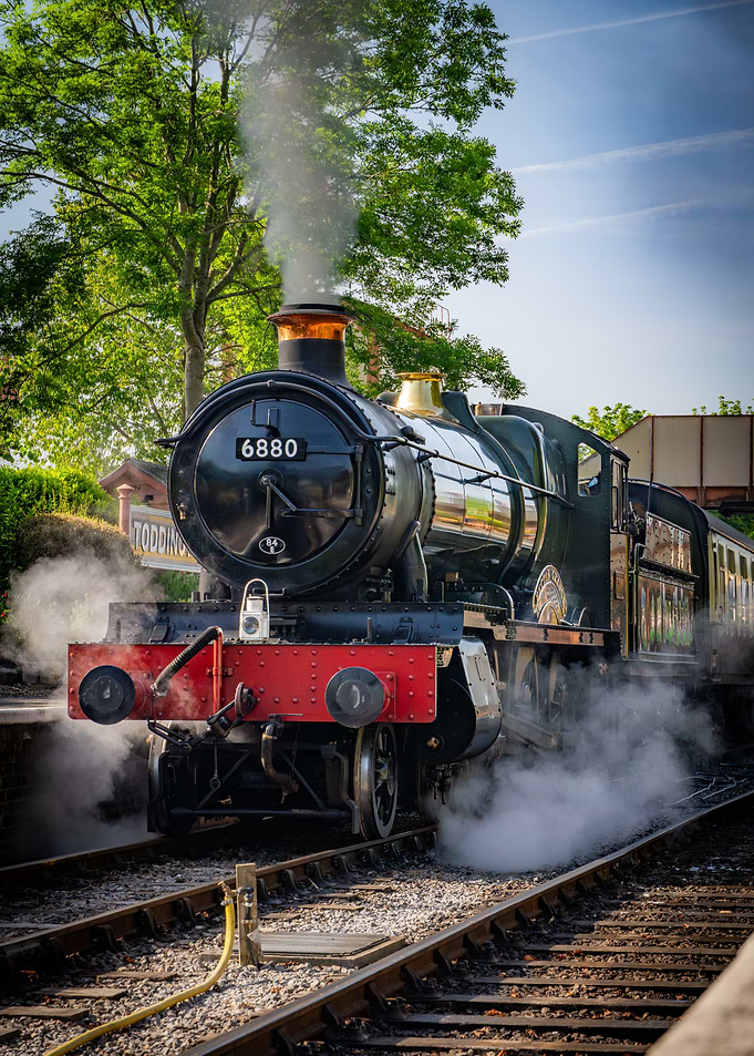 Steam Locomotive 'Betton Grange' at Station