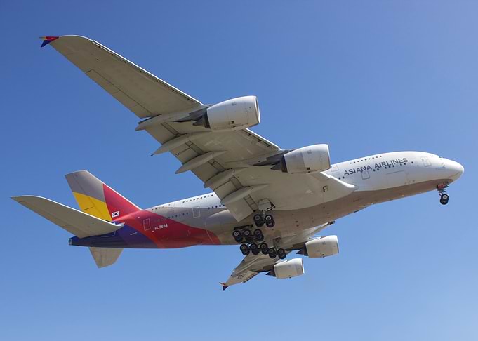 Asiana Airlines Airbus A380 Landing