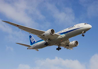 ANA Boeing 787 Landing