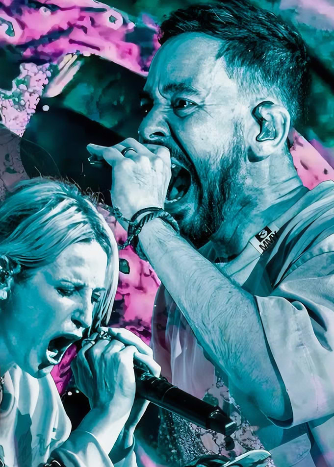 Mike Shinoda and Chester Bennington singing