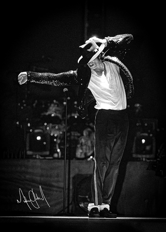 Michael Jackson Performing