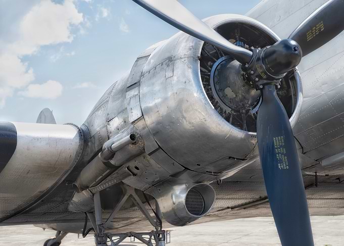 Close-up of an airplane engine and propeller