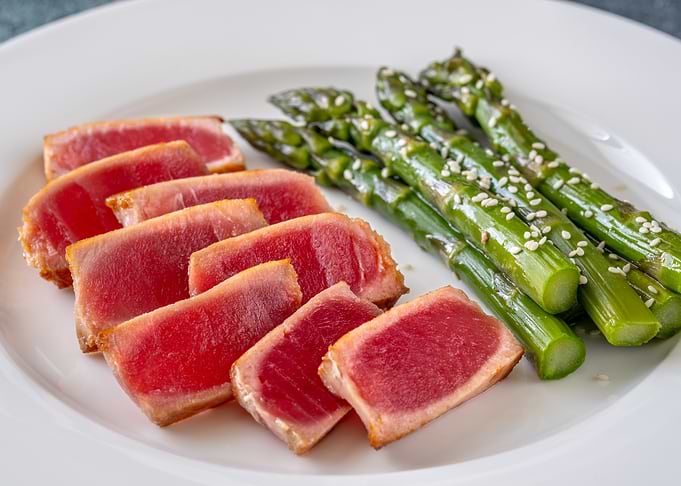 Seared Tuna with Asparagus