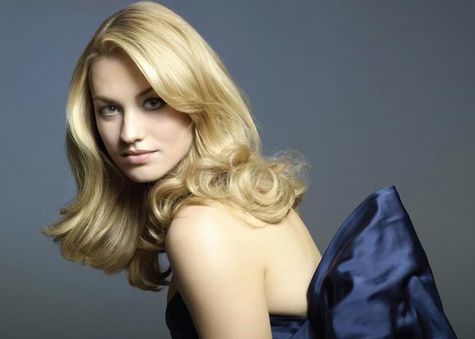Blonde Yvonne Strahovski in Blue Dress