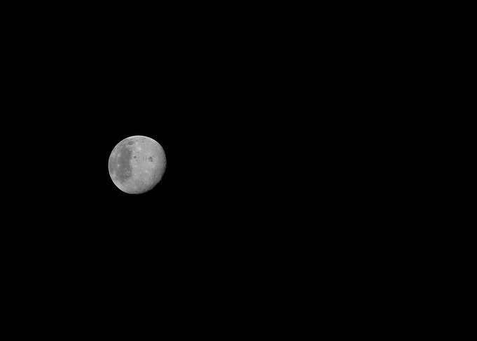 Artemis 2 Approaching Lunar Flyby