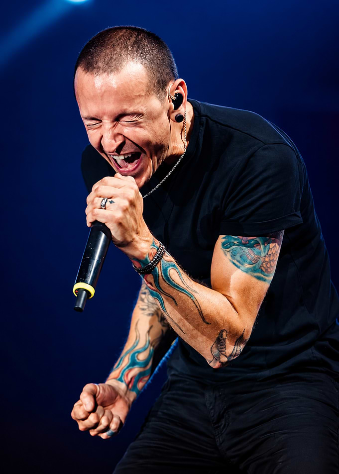 Chester Bennington performing live