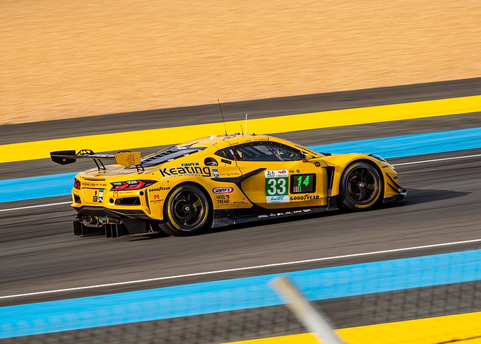 Corvette 33 Race Car on Track