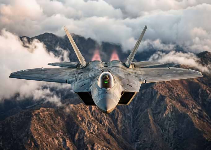 F-22 Raptor Jet Flying