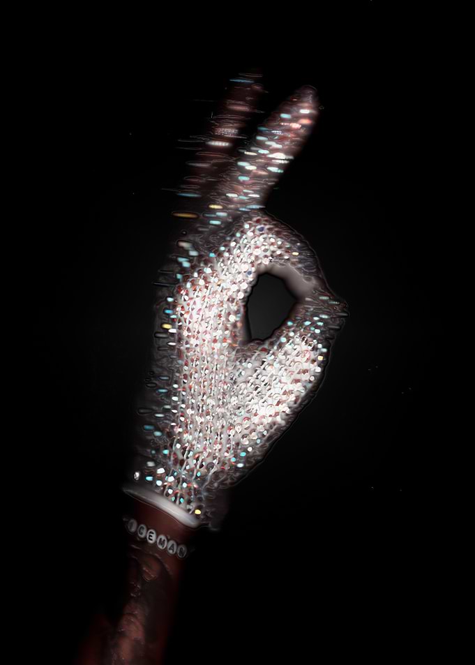 Sparkling Hand Gesture Drake