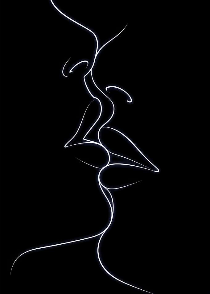 Minimalist Line Art Kiss