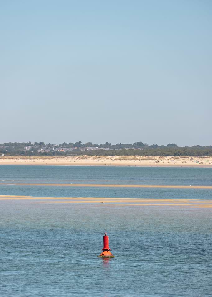 Bouée de navigation dans les eaux côtières