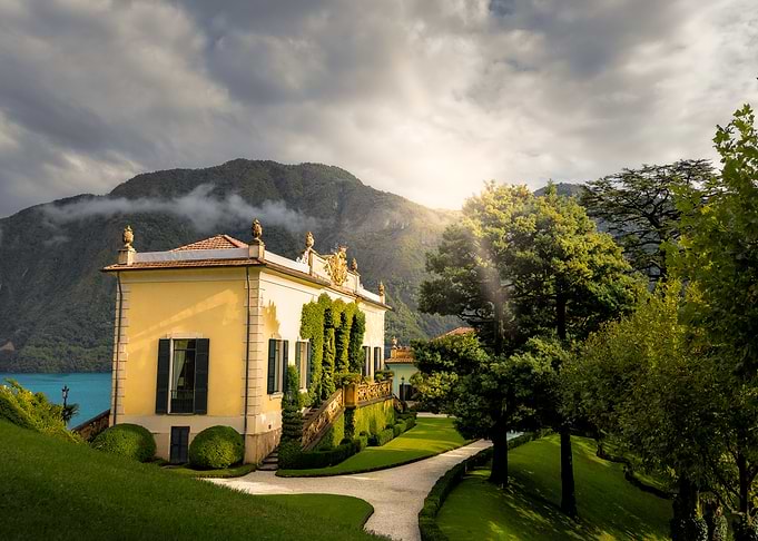 Elegant Villa Overlooking Lake Como