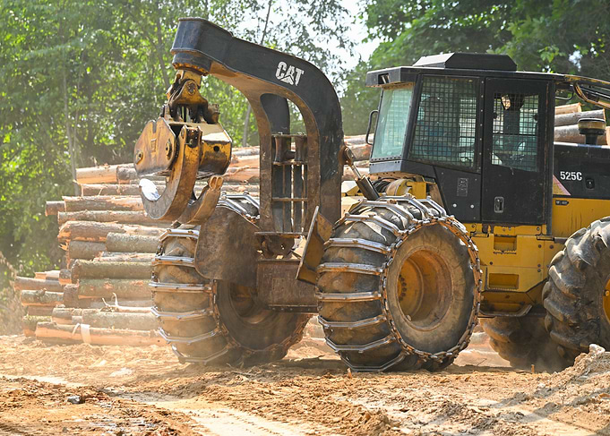 Caterpillar 525C Forestry Skidder in Action