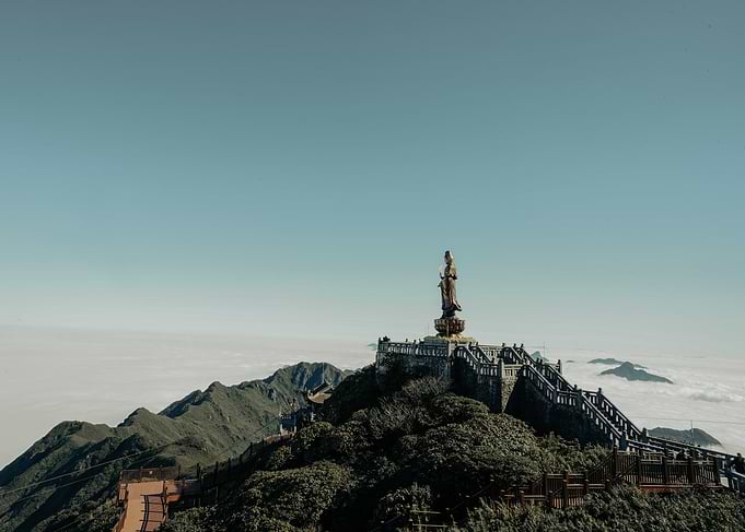 Statue of Guanyin on Fansipan Mountain