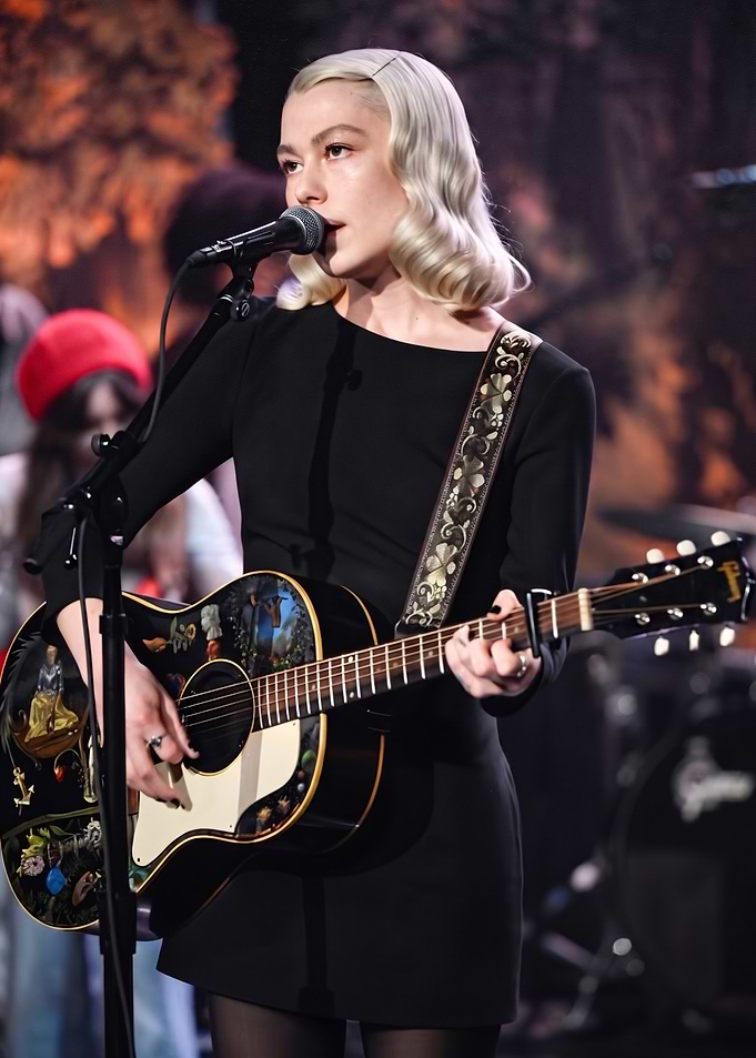 Phoebe Bridgers Performing Live