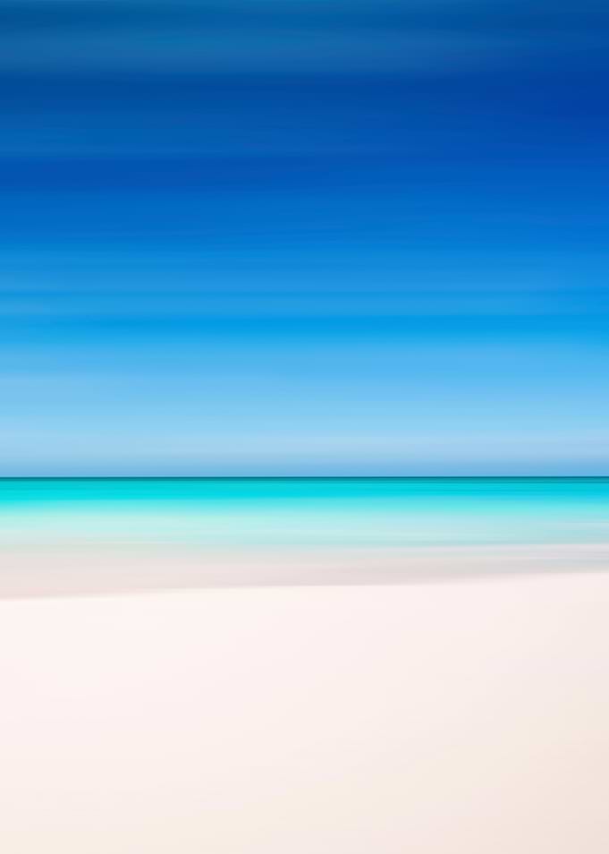Minimalist Tropical Beach Horizon