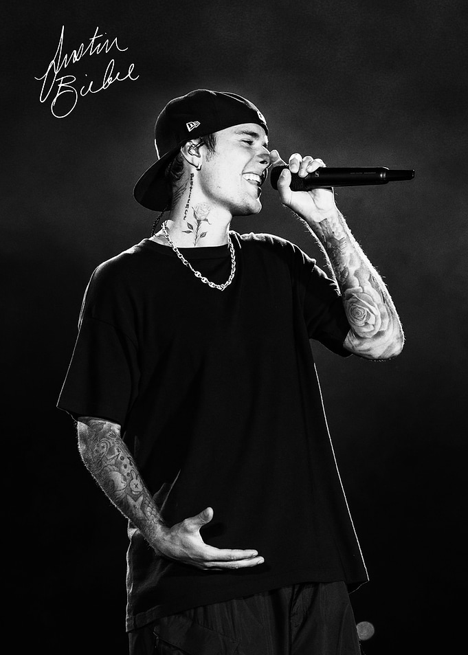 Justin Bieber Performing Live on Stage