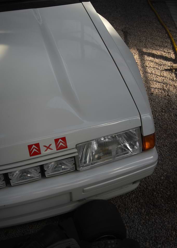 White Citroen BX 4TC Front View