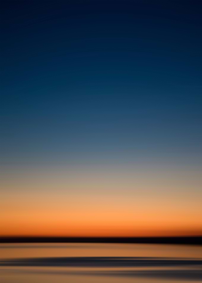 Minimalist Sunset Horizon Gradient