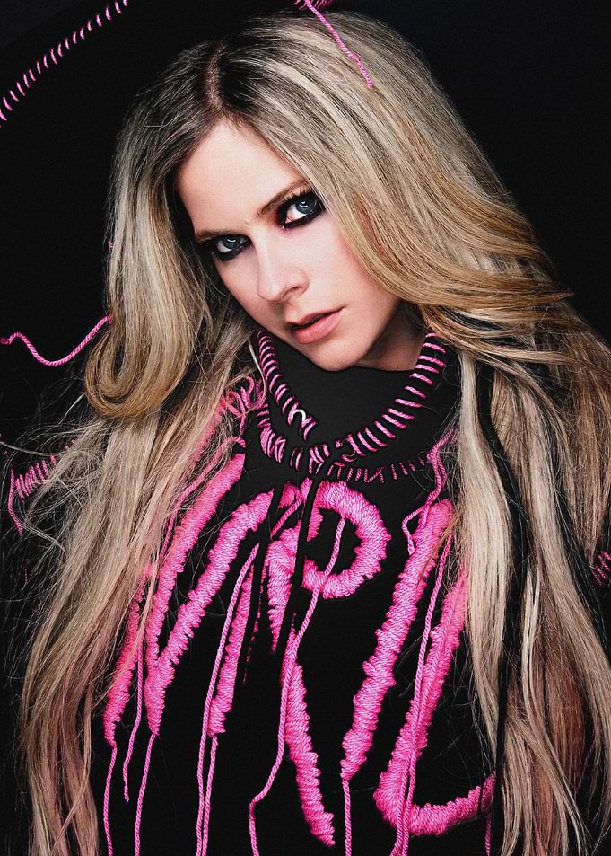 Avril Lavigne in Pink Stitched Sweater