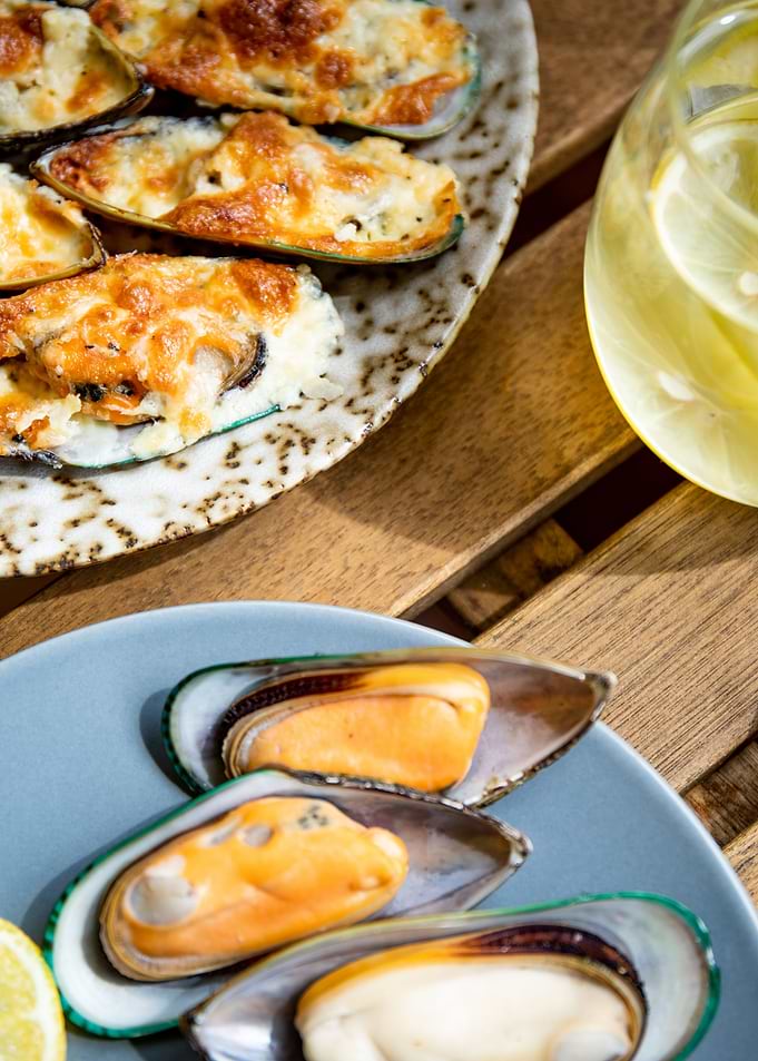 Baked and Fresh Mussels Platter