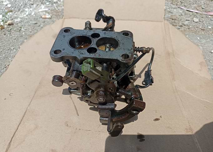 Used Automotive Carburetor Assembly