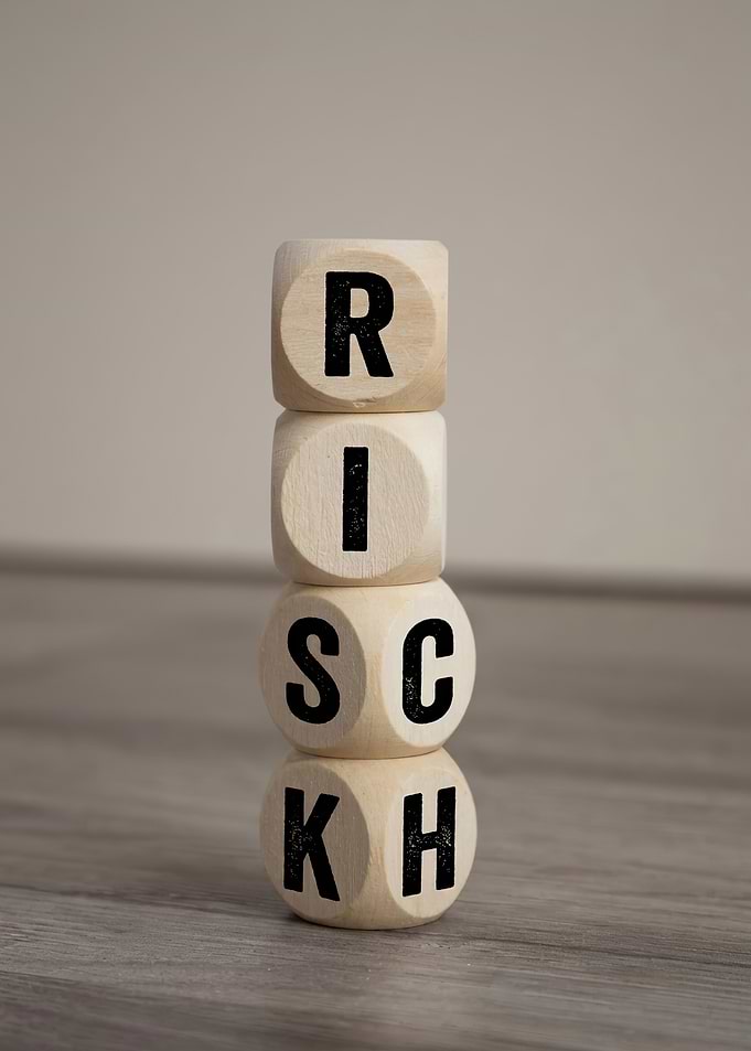 Wooden Dice Spelling Risk