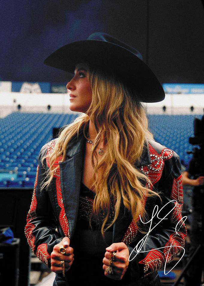 Lainey Wilson in Cowboy Hat