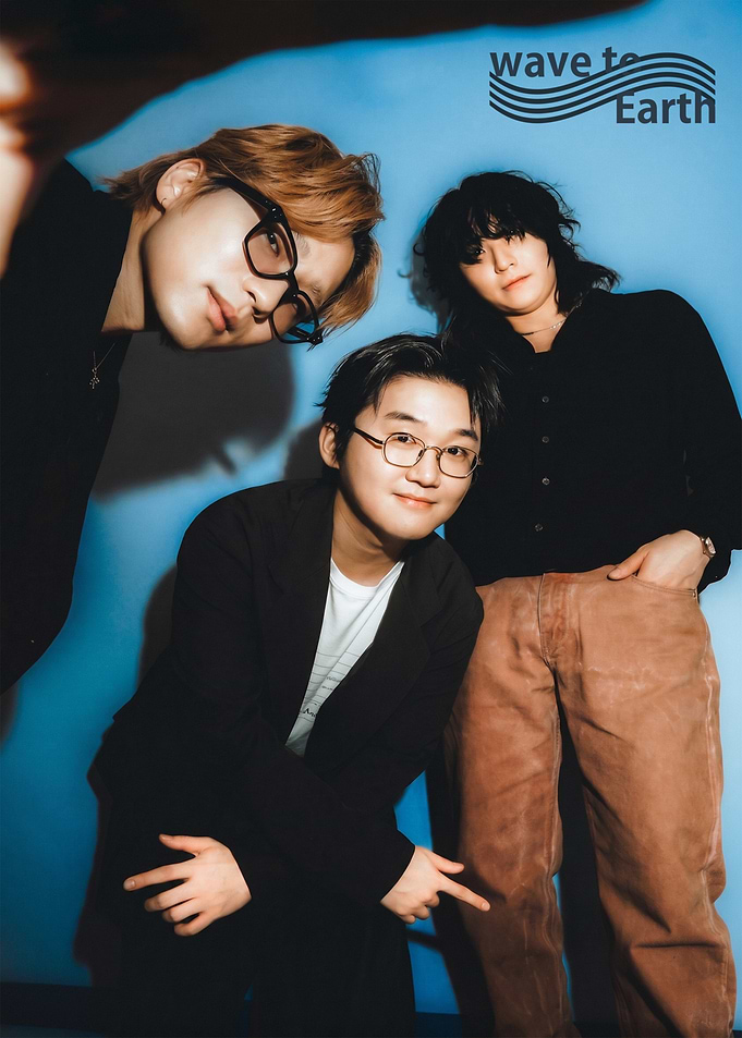 Wave to Earth Band Portrait