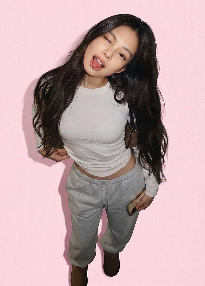 Jennie Kim posing in casual outfit