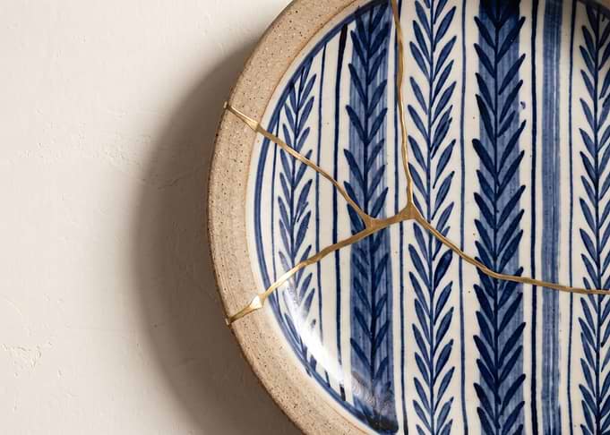 Tokusa Stripe Kintsugi Ceramic Plate