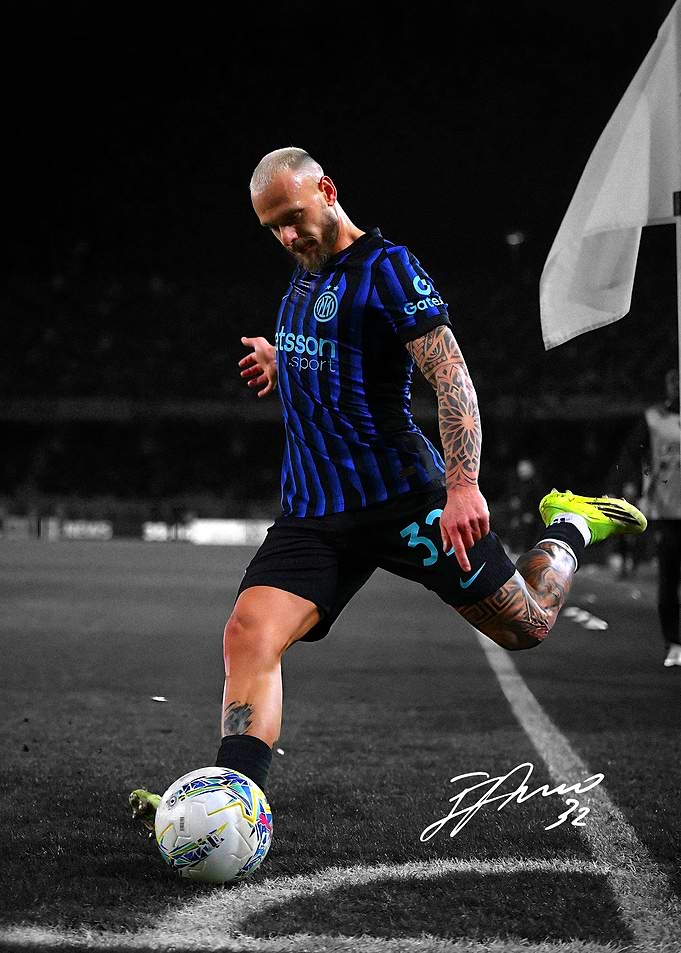 Federico Dimarco Inter Milan Action Shot