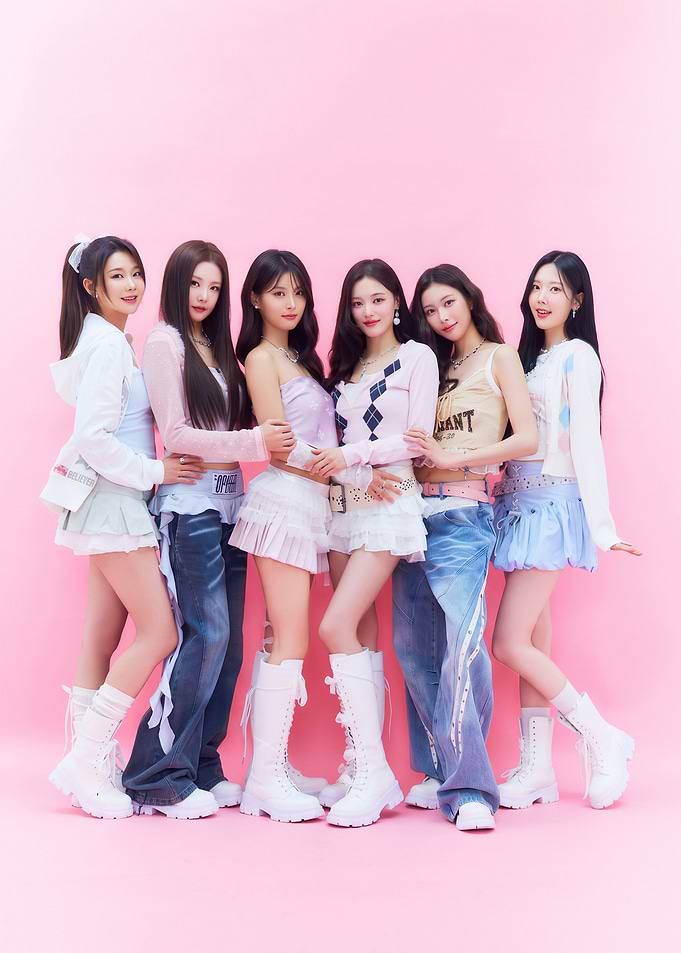 Momoland K-pop Girl Group Portrait Poster