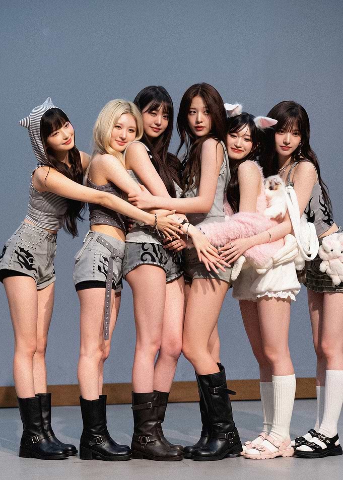 Ive K-pop girl group Poster