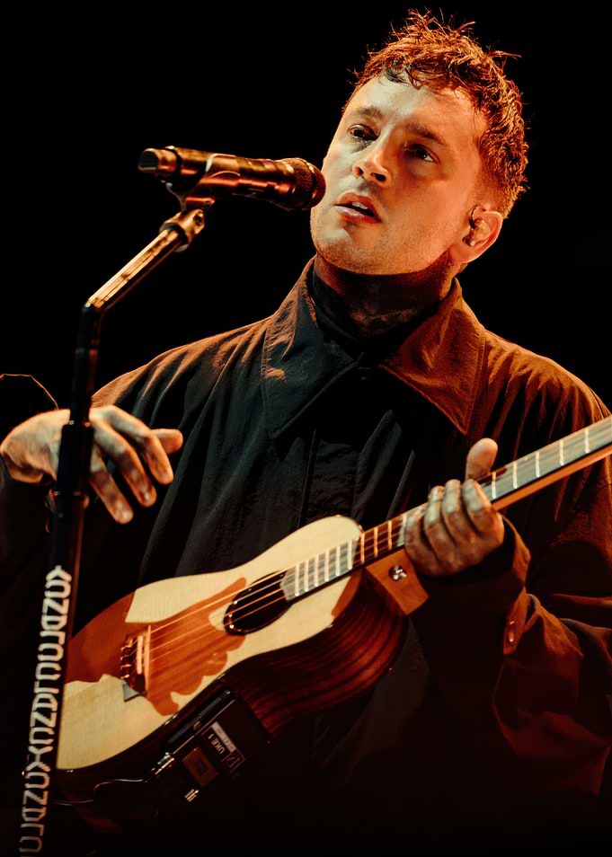 Tyler Joseph Performing with Ukulele