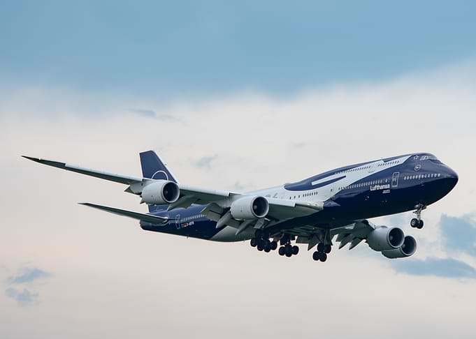 Lufthansa Boeing 747-8 Landing