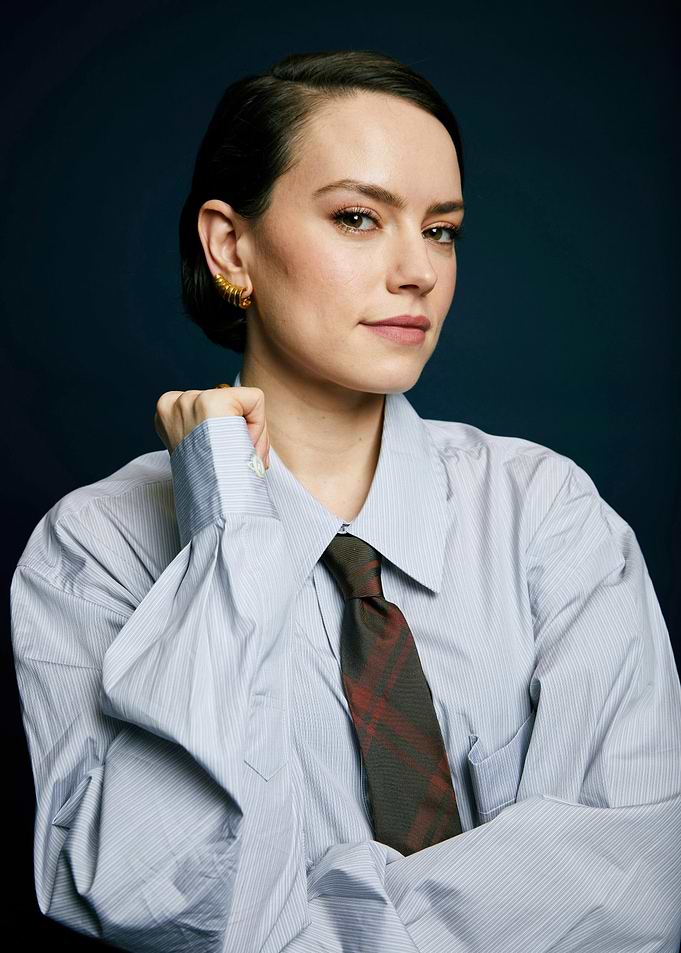 Daisy Ridley in Professional Attire