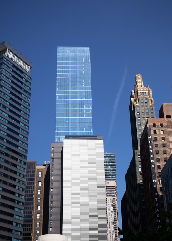 Modern Skyscrapers in Chicago Cityscape