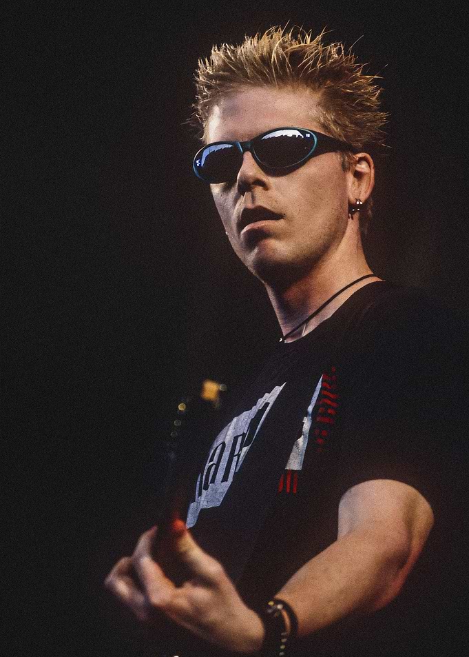 Dexter Holland Performing Live