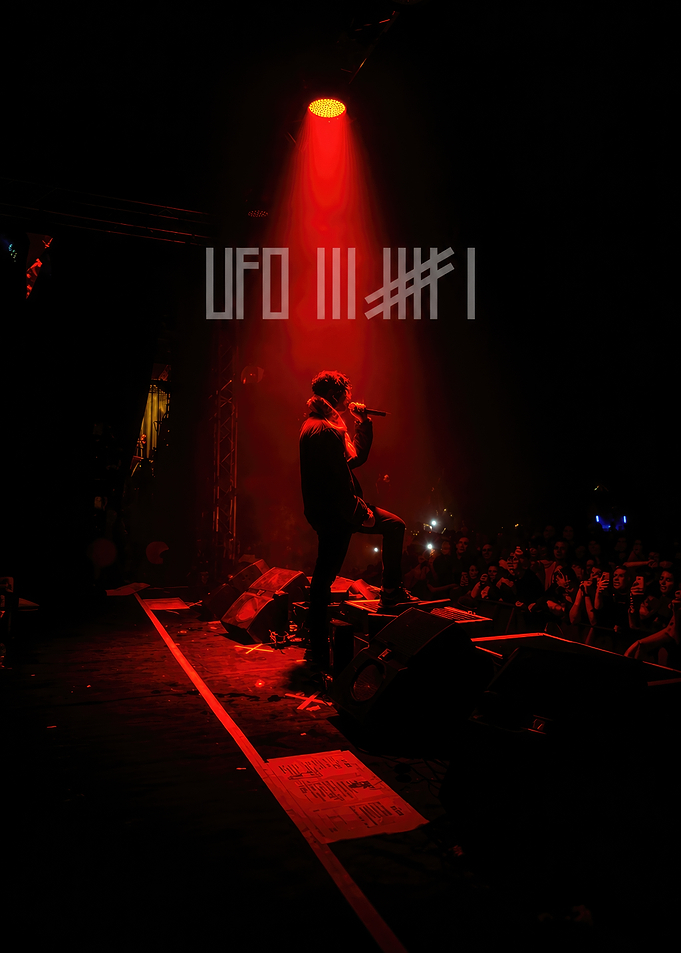 Ufo361 Concert Performance in Red Light