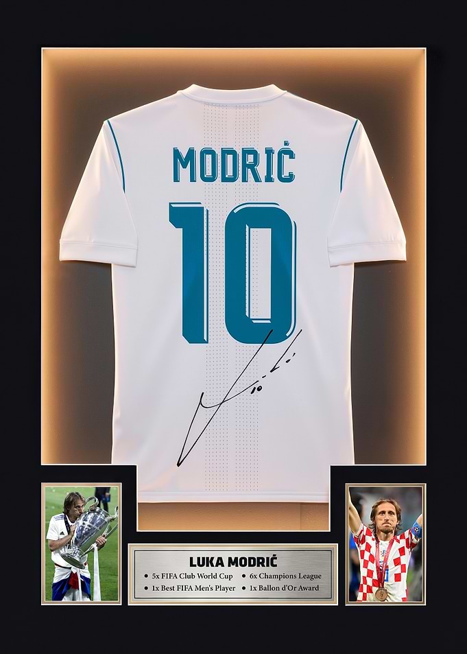 Luka Modrić Jersey Display