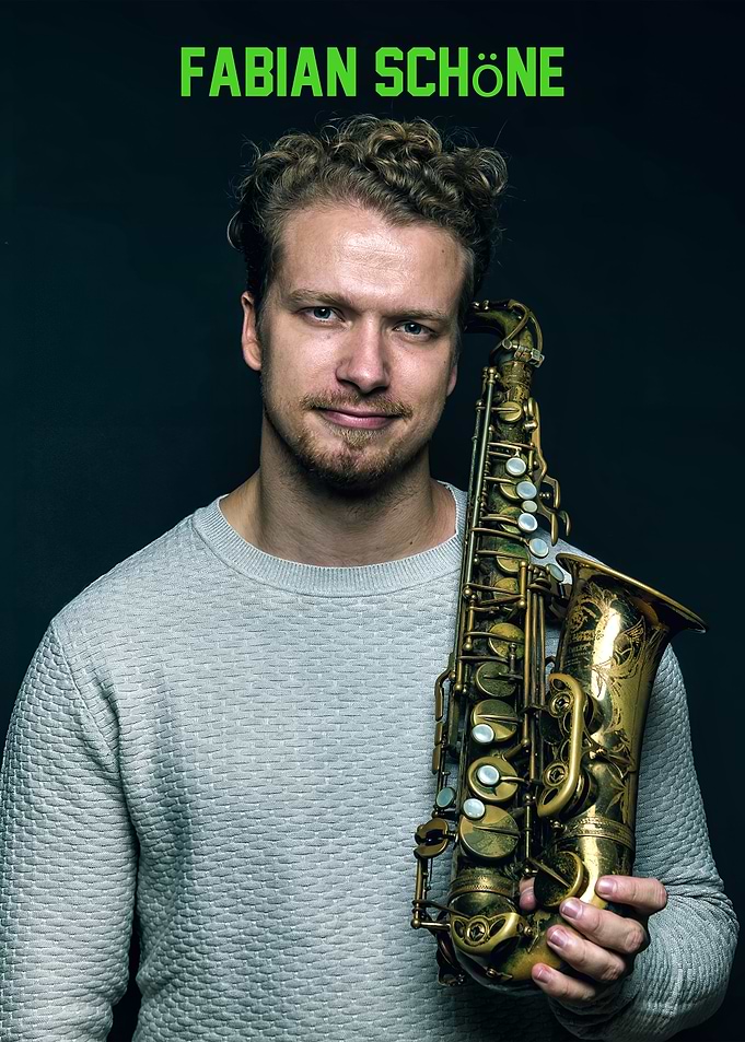 Fabian Schöne with Saxophone