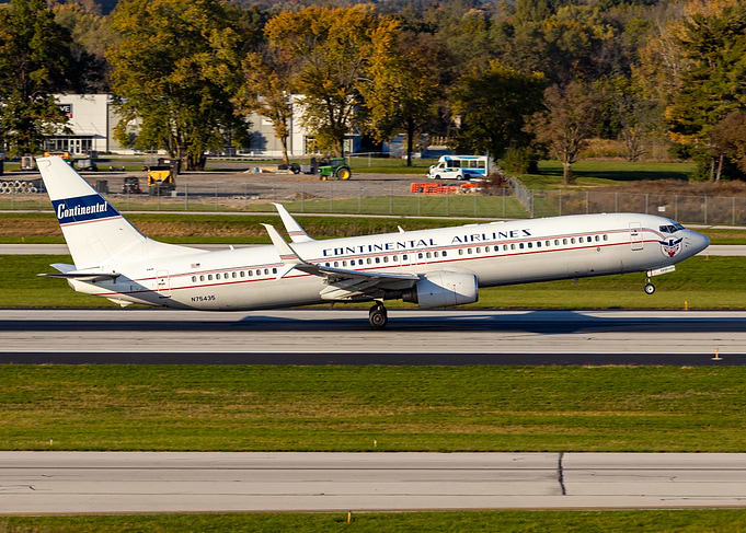 Continental Retro 737-900 Rotation