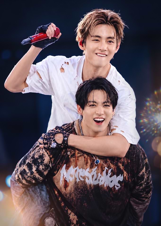 BTS Members V and Jungkook Performing